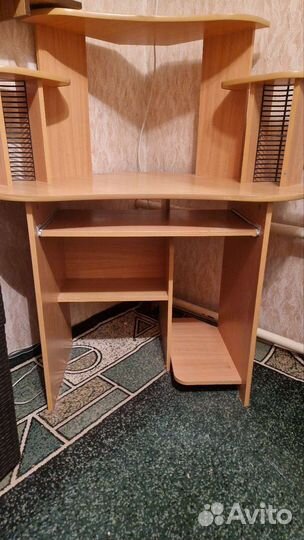 Компьютерный стол