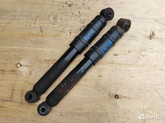 Амортизатор подвески задний на Опель Zafira B