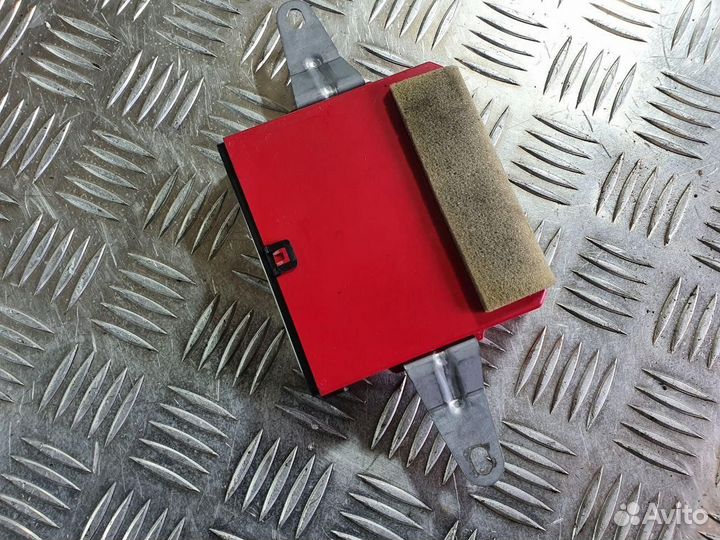 Модуль управления двери задней правой Lexus LS 4