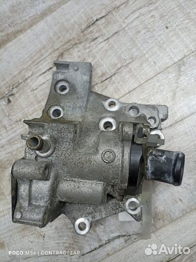 Корпус помпы Nissan Qashqai 1 2.0 J10 MR20DE 2009