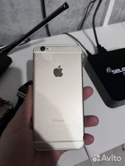 Телефон iPhone 6
