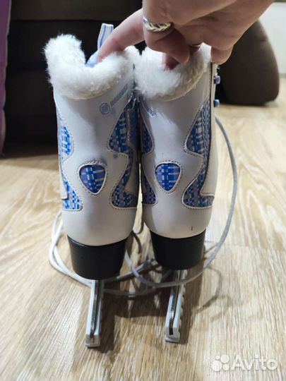 Коньки женские 38 размер