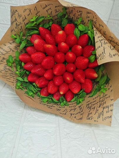 Клубничные букеты
