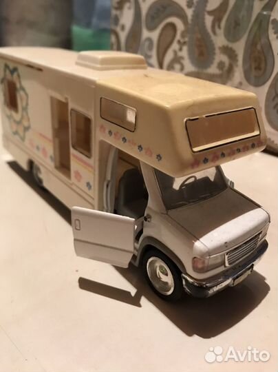 Игрушка машина дача