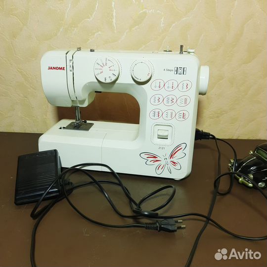 Швейная машина Janome 2121