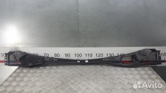 Накладка декоративная (жабо, дождевик) dacia duste