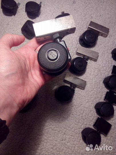 Колесики мебельные разные