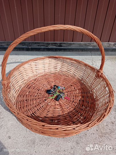 Корзина плетеная большая