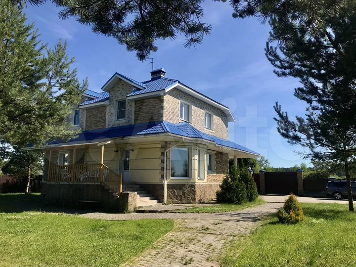 Коттедж 250 м² на участке 15 сот.