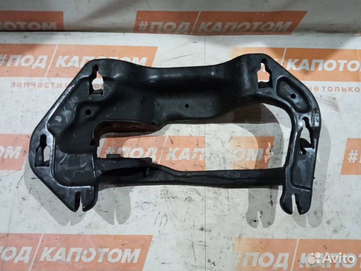 Кронштейн коробки (балка кпп) BMW X5 E70 2007