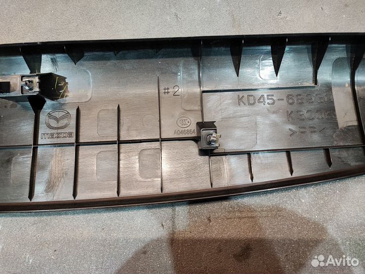 Обшивка двери багажника Mazda CX-5 ке