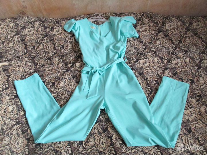 Комбинезон брючный новый мятный цвет 42-44 размер