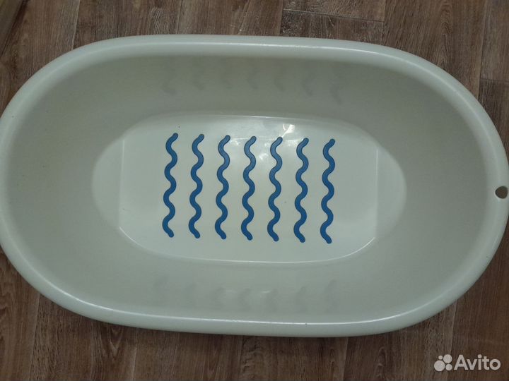 Детская ванночка для купания с подставкой