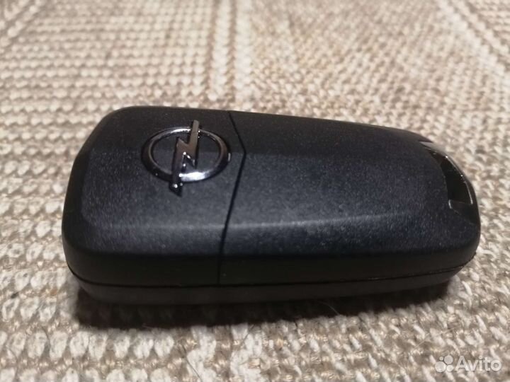 Опель Вектра выкидной чип ключ 3 кнопки HU43