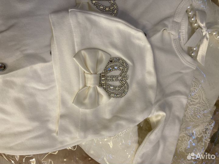 Комплект (боди+конверт+шапочка+чепчик) на выписку