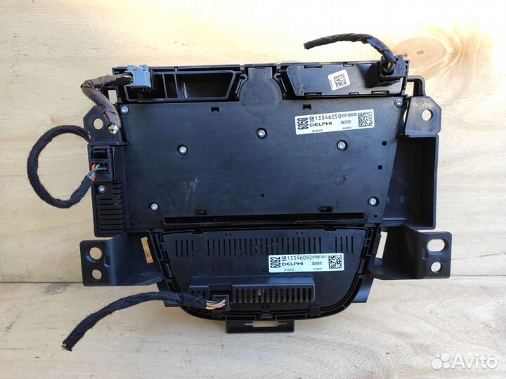 Панель магнитолы CD400 на Opel Astra J