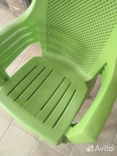 Стул пластиковый стулья в кафе на дачу