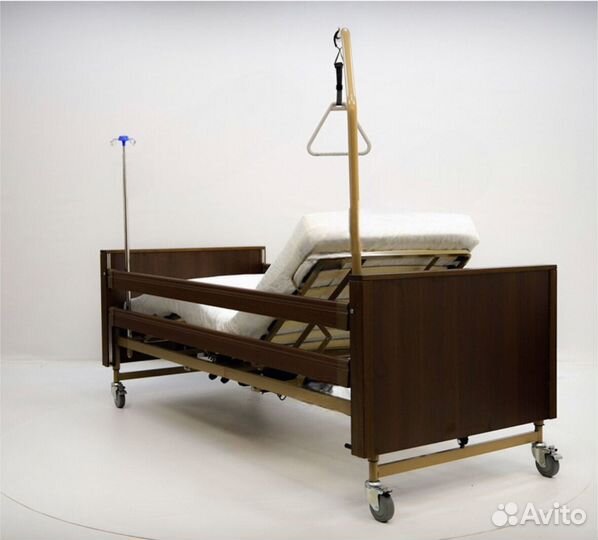 Медицинская кровать функциональная