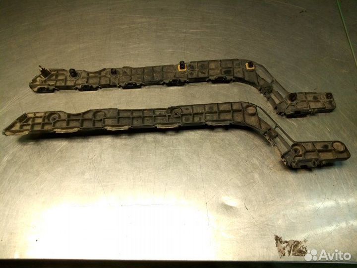 Кронштейн бампера задний Lexus Lx570 URJ201