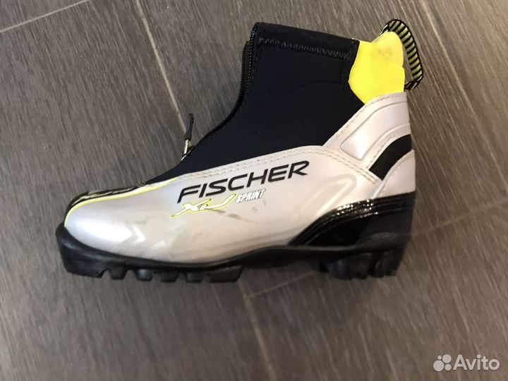 Лыжные ботинки детские 33 размер