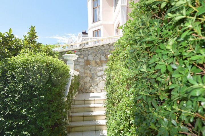 Дом 530 м² на участке 10 сот.