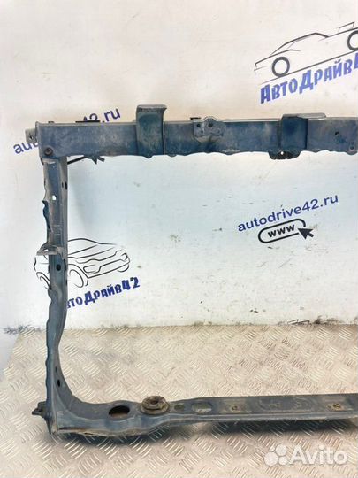 Рамка радиатора (телевизор) Toyota Corolla ZRE151L