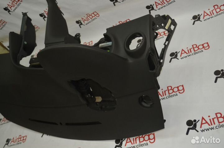 Торпедо панель приборов Peugeot 3008