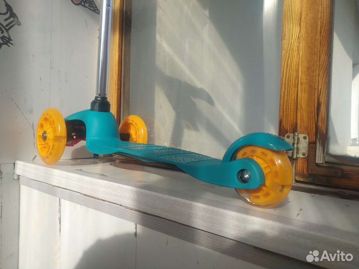 Самокат новый трёхколёсный