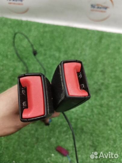 Замок ремня безопасности передний Ford Focus 3