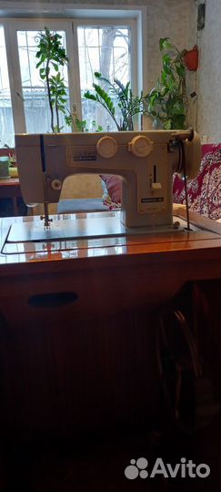 Швейная машина