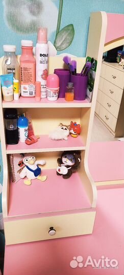 Столик с зеркалом для девочки