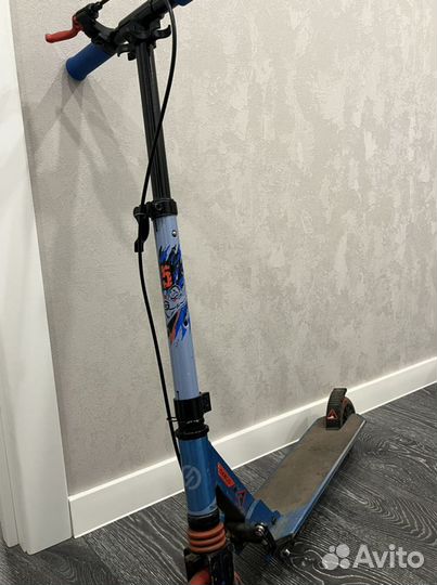 Самокат детский с ручным тормозом