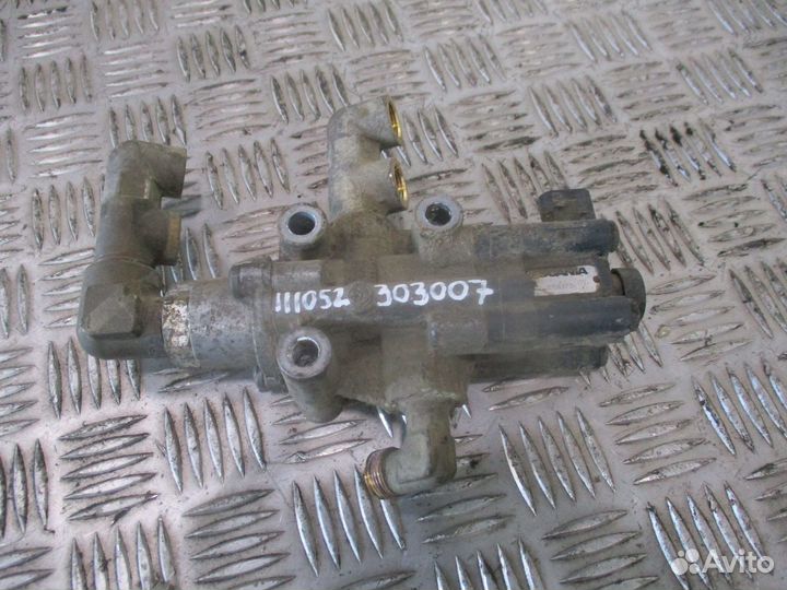 Ускорительный клапан Scania 2158373