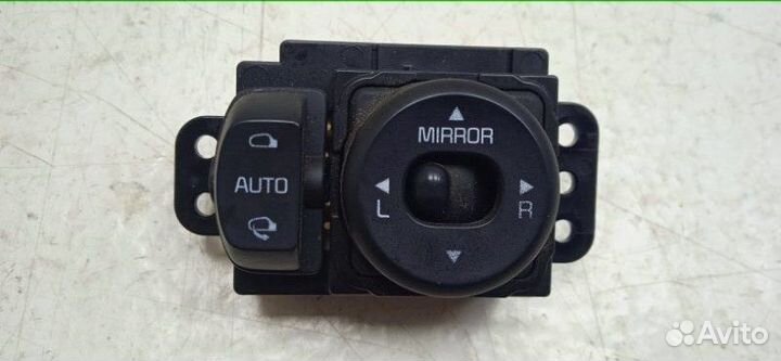 Кнопки прочие передние левые Kia Ceed JD G4FG 2014