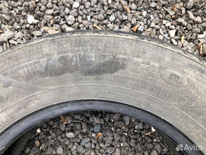 Kumho I'Zen RV KC15 215/70 R16