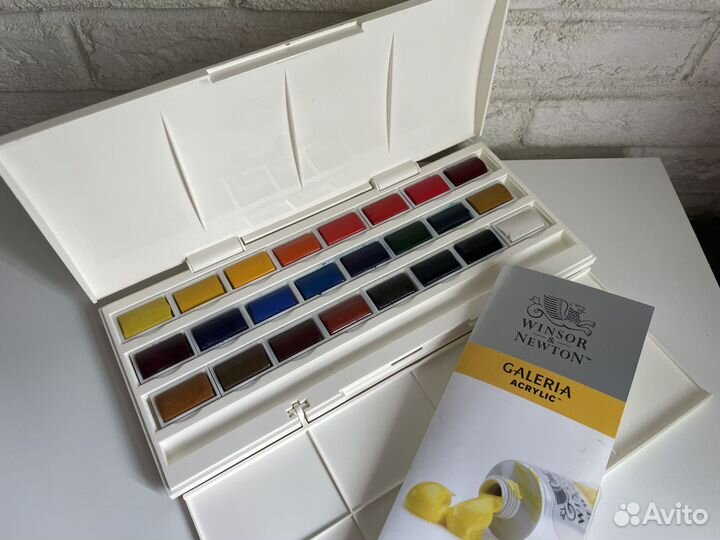 Акварельные краски Winsor&Newton Cotman 24 шт