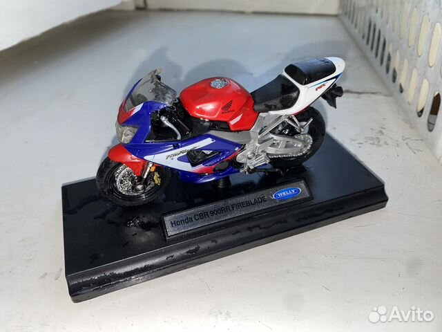 Модель Honda CBR 900RR