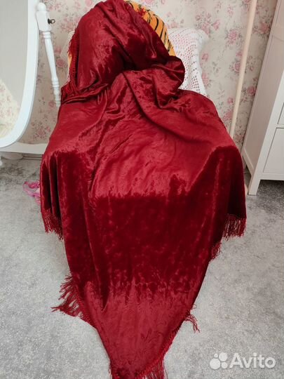 Скатерть антикварная, покрывало