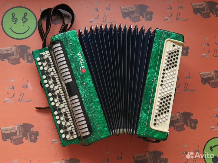 Баян Этюд/Скупка/ малахитовый, классный