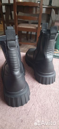 Ботинки демисезонные для девочки 35 новые