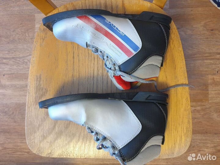 Лыжные ботинки