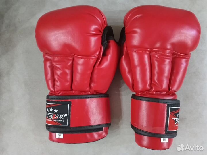 Боксерские перчатки 10 oz