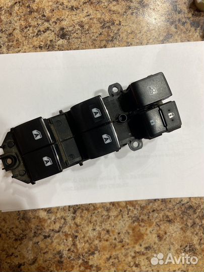 Бок управления стеклоподъемниками