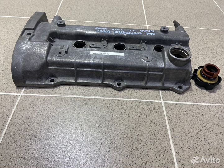 Клапанная крышка левая Kia Sportage 2006