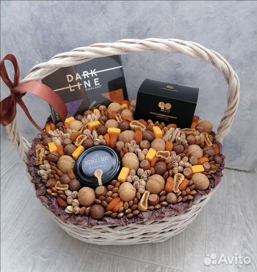 Съедобные букеты из орехов. Букет учителю