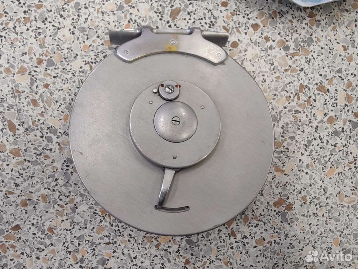 Катушка рыболовная инерционная СССР