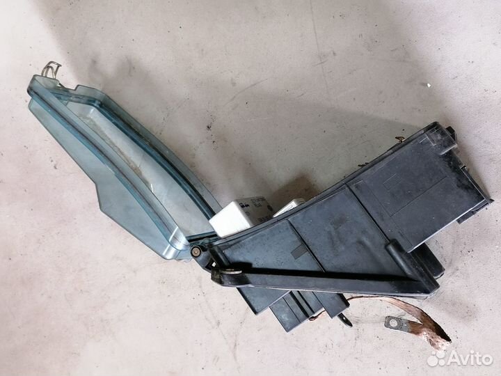 Блок предохранителей Mercedes 190/W201 1982-1993