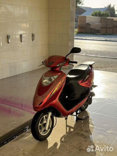 Скутер 4х тактный 80кубов