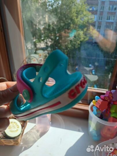 Сандали crocs