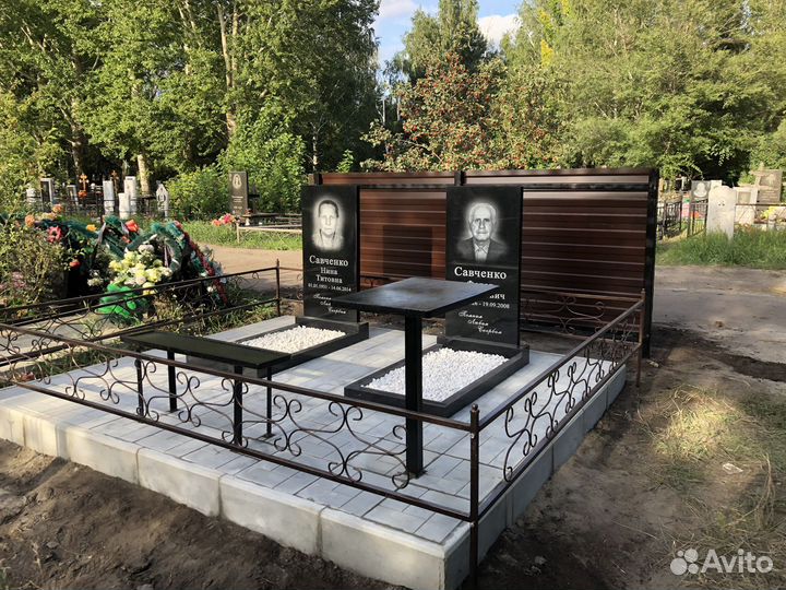 Памятник, тротуарная плитка